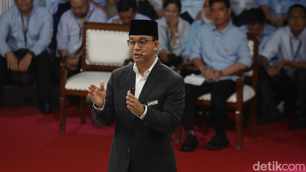 momen-saling-menanggapi-3-paslon-capres-di-debat-perdana-3_169