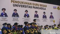 Momen UP Kukuhkan Enam Guru Besar Baru