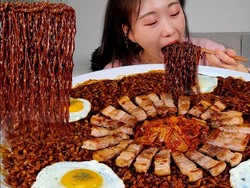 YouTuber Mukbang Korea Makan Banyak, Segini Pengeluarannya Sebulan