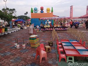 Pasar Malam di BKB Resmi Tutup, tapi PKL Masih Penuhi Pelataran Pasar Malam di BKB Resmi Tutup, tapi PKL Masih Penuhi Pelataran