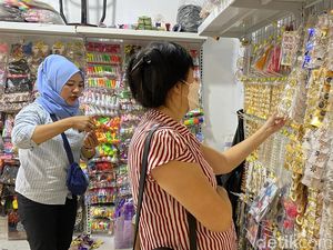Sambat Pedagang Pasar Turi TikTok Shop Buka: Kasihan Pedagang Kecil Sambat Pedagang Pasar Turi TikTok Shop Buka: Kasihan Pedagang Kecil