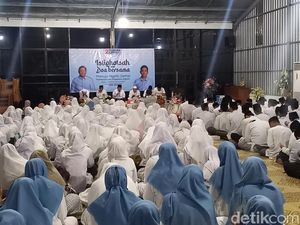 Keluarga Jokowi di Solo Gelar Pengajian Saat Debat Perdana Capres
