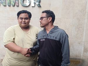 Kasus Pria Viral Rusak Spion Taksi di Jl Gatot Subroto Jaksel Berakhir Damai Kasus Pria Viral Rusak Spion Taksi di Jl Gatot Subroto Jaksel Berakhir Damai