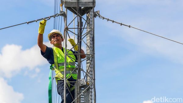 Perjuangan Teknisi BTS Jaga Sinyal di Halmahera Utara