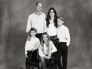 Seperti Netizen, William-Kate Middleton Kaget Lihat Foto Jari Pangeran Louis Hilang Seperti Netizen, William-Kate Middleton Kaget Lihat Foto Jari Pangeran Louis Hilang