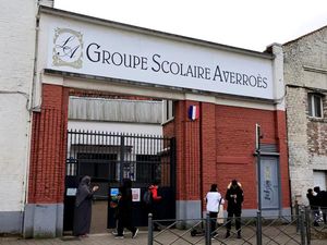 Ajarkan Etika Muslim, Pendanaan Sekolah Islam Terbesar Dicabut Pemerintah Prancis