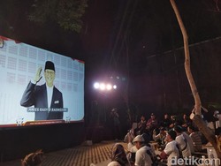 Antusiasme Pendukung Anies-Cak Imin Nobar Debat Capres