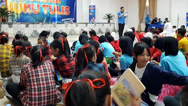 Tingkatkan Kebiasaan Menulis Sejak Dini