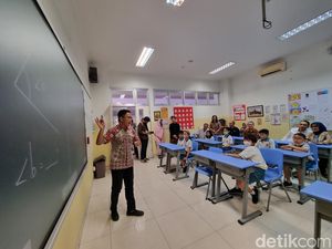 Walkot Eri Adopsi Pendidikan Berbasis Teknologi Sekolah Swasta ke Negeri Walkot Eri Adopsi Pendidikan Berbasis Teknologi Sekolah Swasta ke Negeri