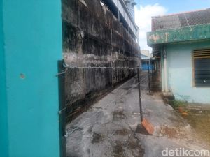 Pengakuan Pemilik Lahan di Palembang yang Tutup Akses 5 Rumah Warga Pengakuan Pemilik Lahan di Palembang yang Tutup Akses 5 Rumah Warga
