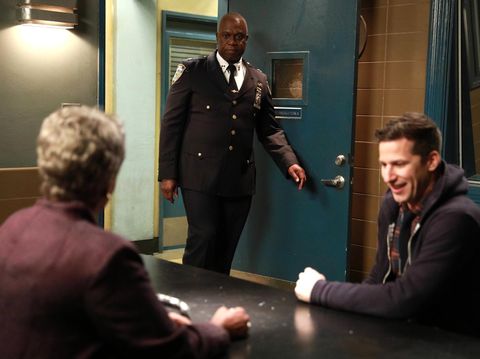 Andre Braugher sebagai Raymond Holt di Brooklyn Nine-Nine. (Fremulon/Dr. Goor Productions/3 Arts Entertainment via IMDb)