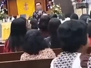 Menanti Ketegasan Gakkumdu Soal Dugaan Caleg Gerindra Kampanye di Gereja Menanti Ketegasan Gakkumdu Soal Dugaan Caleg Gerindra Kampanye di Gereja