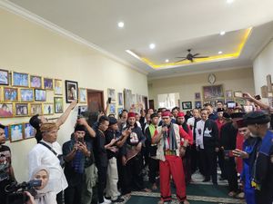 Kampanye di Lebak, Mahfud Disambut Aksi Bela Diri-Pantun Jawara Banten Kampanye di Lebak, Mahfud Disambut Aksi Bela Diri-Pantun Jawara Banten