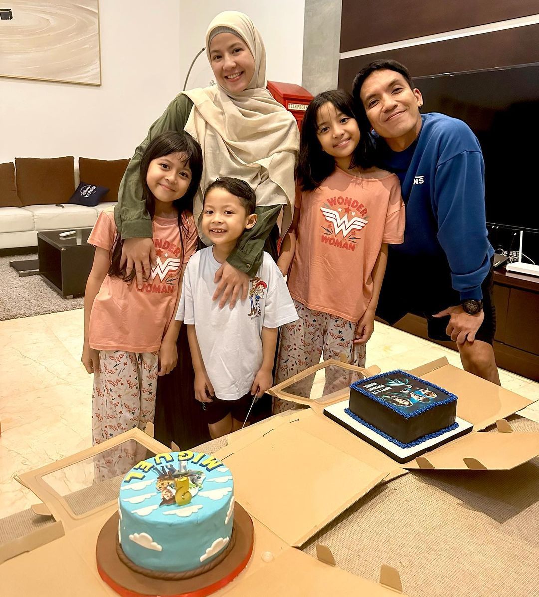 7 Potret Harmonis Desta & Natasha Rizky Kompak Rayakan Ultah Anak