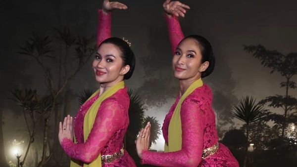 5 Aksi Ariel Tatum dan Happy Salma Luwes Nari Jaipong, Tuai Pujian