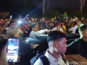 Momen Warga Salatiga Padati Jalan saat Jokowi Resmikan Terminal Tingkir