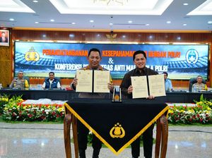 Kapolri dan Erick Thohir Teken MoU Polri-PSSI demi Iklim Sepakbola Lebih Baik
