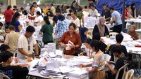 Begini Suasana Pelipatan Surat Suara Pemilu 2024