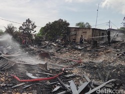 Diduga Korsleting Listrik, Gudang Kayu dan Mebel di Nusa Dua Ludes Terbakar