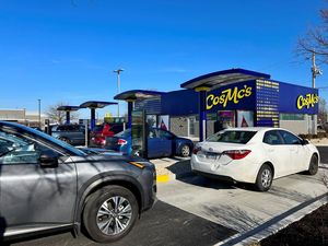 Potret CosMcs Restoran Baru Bergaya Retro dari McDonalds