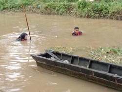 Pria di Pekanbaru Ditemukan Tewas usai Jatuh dari Pompong saat Cari Ikan