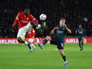 PSV Vs Arsenal Selesai 1-1