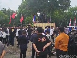 Ribuan Warga Geruduk Kantor Bupati Banyuasin, Ada Apa?