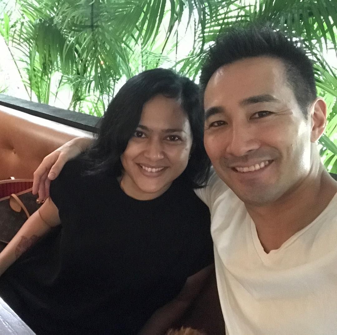 Sarah Sechan dan Suami