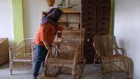 Melihat Beragam Karya di Sentra IKM Rotan dan Bambu di Sambas