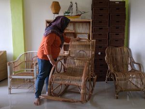 Melihat Beragam Karya di Sentra IKM Rotan dan Bambu di Sambas