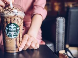 Bisnis Terpuruk Gegara Boikot, Starbucks Timur Tengah PHK 2.000 Karyawan!