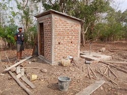 Bertahun-tahun BAB di Hutan, Warga Dapat Bantuan 65 Toilet