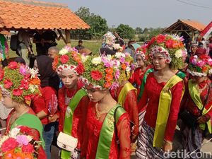 Melihat Tradisi Ngarot, Simbol Regenerasi Petani Lelea Indramayu Melihat Tradisi Ngarot, Simbol Regenerasi Petani Lelea Indramayu