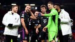 Wajah-wajah Sedih Pemain MU Usai Tersingkir dari Liga Champions