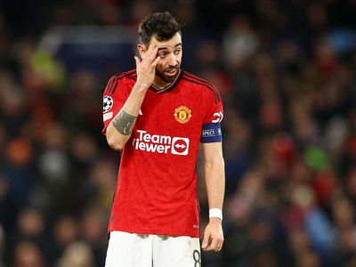 Wajah-wajah Sedih Pemain MU Usai Tersingkir dari Liga Champions