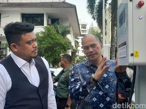 Bobby Resmikan Pengisian Daya Mobil Listrik di Balai Kota Medan Bobby Resmikan Pengisian Daya Mobil Listrik di Balai Kota Medan