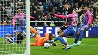 Sebelum memikirkan soal target juara Liga Europa, AC Milan harus melewati playoff untuk lolos ke babak knockout lebih dulu. Milan tinggal menunggu lawan, yaitu tim-tim runner-up grup yang baru akan diketahui setelah fase grup rampung pada Jumat (15/12) dini hari WIB.  