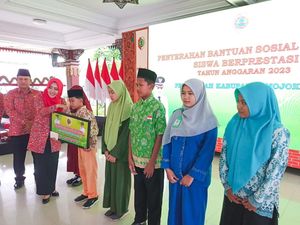 Pemkab Mojokerto Cairkan Beasiswa 190 Siswa-Mahasiswa Rp 1,27 M