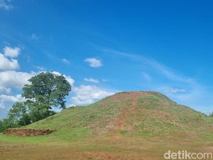 Candi Abang, Candi Sisa Reruntuhan, Makam Jeng Yah di Series Gadis Kretek Candi Abang, Candi Sisa Reruntuhan, Makam Jeng Yah di Series Gadis Kretek
