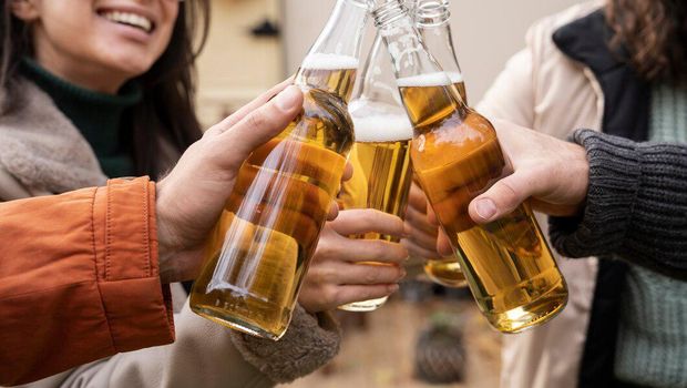 Ilustrasi alkohol/Foto: Freepik.com/freepik