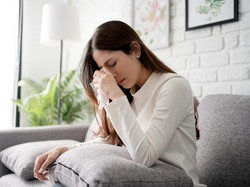 Mengapa Wanita Lebih Banyak Menangis? Studi Ini Memaparkan Alasannya