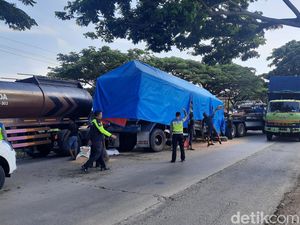 Ada Kecelakaan Truk di Juwana, Pantura Pati Macet 3 Km Pagi Ini Ada Kecelakaan Truk di Juwana, Pantura Pati Macet 3 Km Pagi Ini