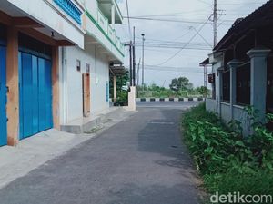 Pengontrak Ditangkap Densus di Klaten Kerja Jualan Online-Optik