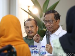 Mahfud Md Ungkap Tempat Penampungan Pengungsi Rohingya Sudah Penuh