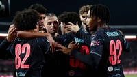 Hasil ini berarti Man City memenangi seluruh enam laga fase grup, mencetak 18 gol dan cuma kemasukan tujuh kali. Hanya Real Madrid yang juga lolos dengan menyapu bersih fase grup.  