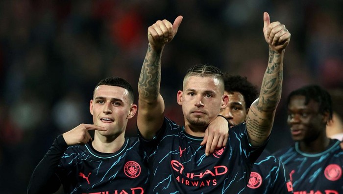 Soccer Football - Champions League - Group G - Crvena Zvezda v Manchester City - Rajko Mitic Stadium, Belgrade, Serbia - December 13, 2023
Manchester City's Sergio Gomez applaud fans after the match REUTERS/Marko Djurica