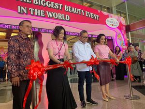Buka Jakarta X Beauty 2023, Zulhas: Harus Lindungi Industri Dalam Negeri Buka Jakarta X Beauty 2023, Zulhas: Harus Lindungi Industri Dalam Negeri
