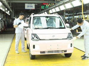 Dijual Rp 189 Juta, Mobil Listrik Seres E1 Mulai Diproduksi di Indonesia Dijual Rp 189 Juta, Mobil Listrik Seres E1 Mulai Diproduksi di Indonesia