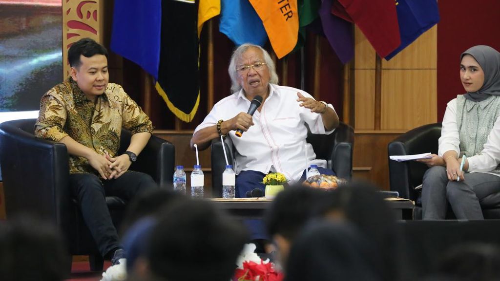 Orasi Ilmiah Menyoal Independensi Media Massa Orasi Ilmiah Menyoal Independensi Media Massa