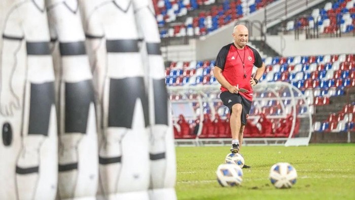 Pelatih PSM Makassar Bernardo Tavares jelang melawan Sabah FC di AFC Cup 2023/2024.